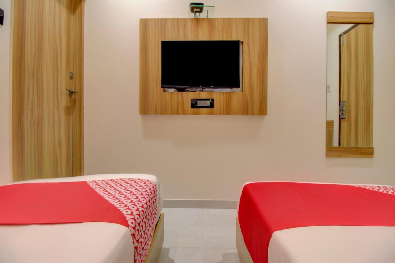 Oyo 76180 Hotel Meriton Mumbai Luaran gambar